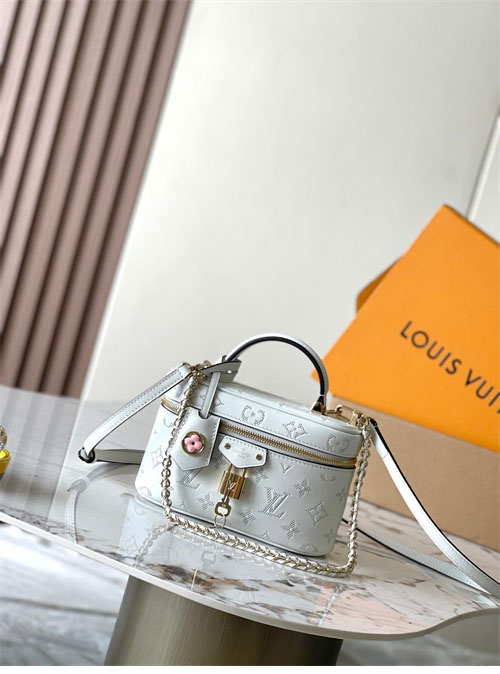 루이비통 베니티 체인 파우치 M11298