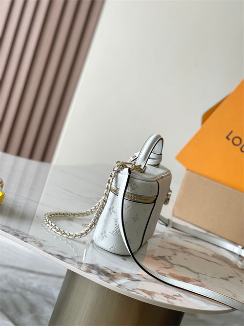 루이비통 베니티 체인 파우치 M11298