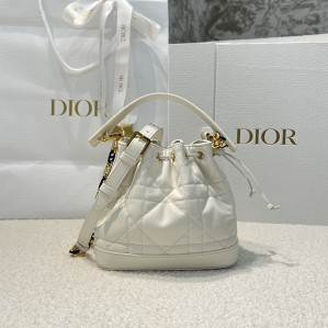 디올 졸리 버킷백 스몰 매크로 까나쥬 라떼