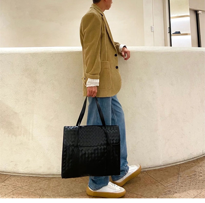 보테가베네타 인트레치아토 포트폴리오 브리프케이스 “ 2 COLOR ”