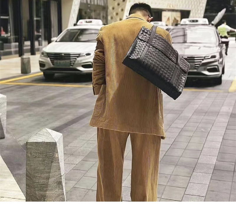 보테가베네타 인트레치아토 포트폴리오 브리프케이스 “ 2 COLOR ”