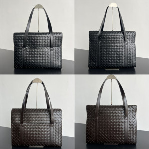 보테가베네타 인트레치아토 포트폴리오 브리프케이스 “ 2 COLOR ”