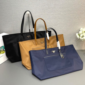 프라다 리에디션 1978 라지 리나일론 사피아노 가죽 토트백 43*31*15CM “3COLOR”