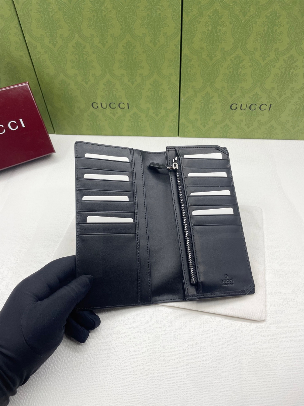 Gucci 835014