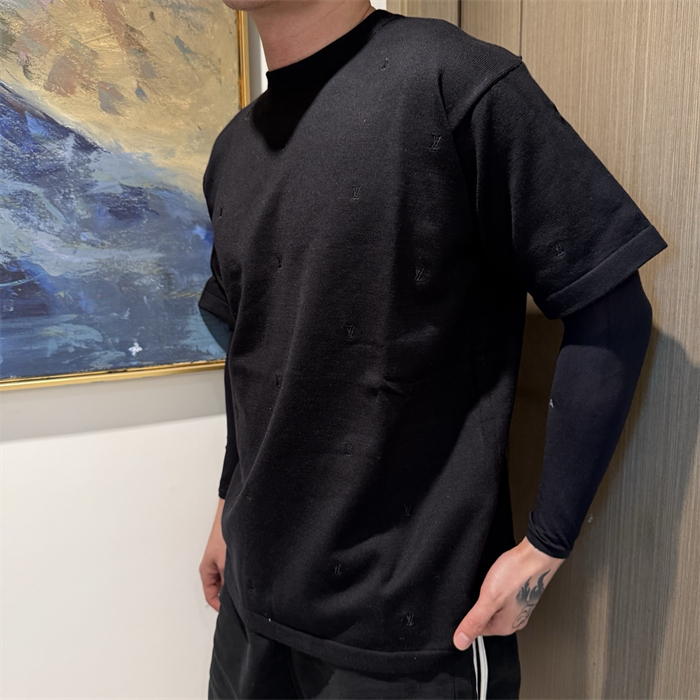 루이비통 스몰 LV 엠브로이더드 크루넥