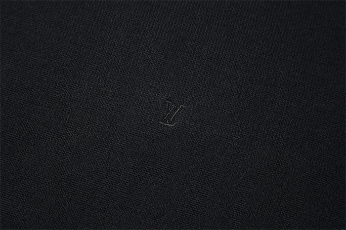 루이비통 스몰 LV 엠브로이더드 크루넥