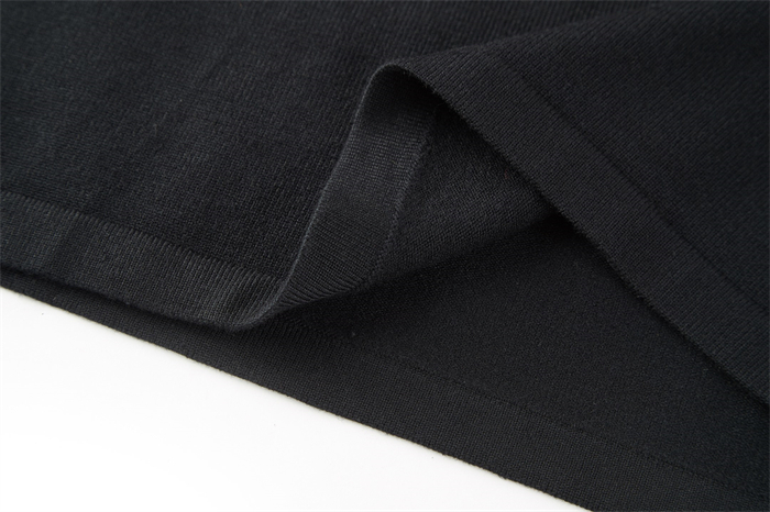 루이비통 스몰 LV 엠브로이더드 크루넥