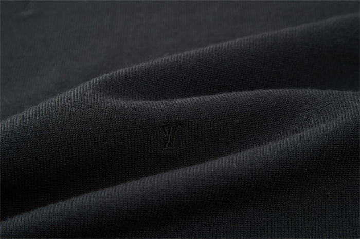 루이비통 스몰 LV 엠브로이더드 크루넥