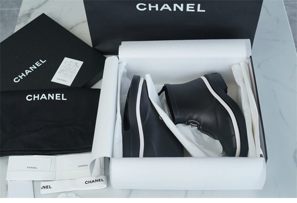 샤넬 CC로고 하프 앵클 러버부츠 레인부츠 장화