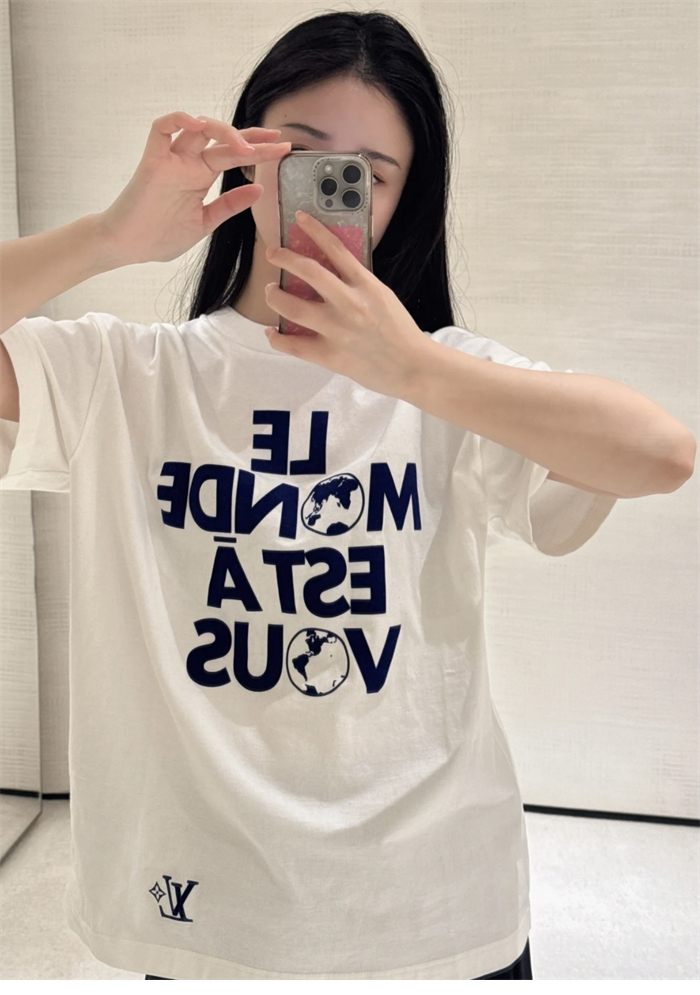 루이비통 Le Monde Est À Vous 그래픽 반팔 티셔츠