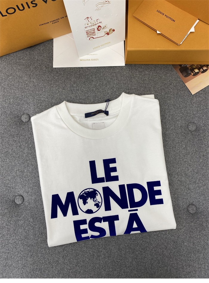 루이비통 Le Monde Est À Vous 그래픽 반팔 티셔츠