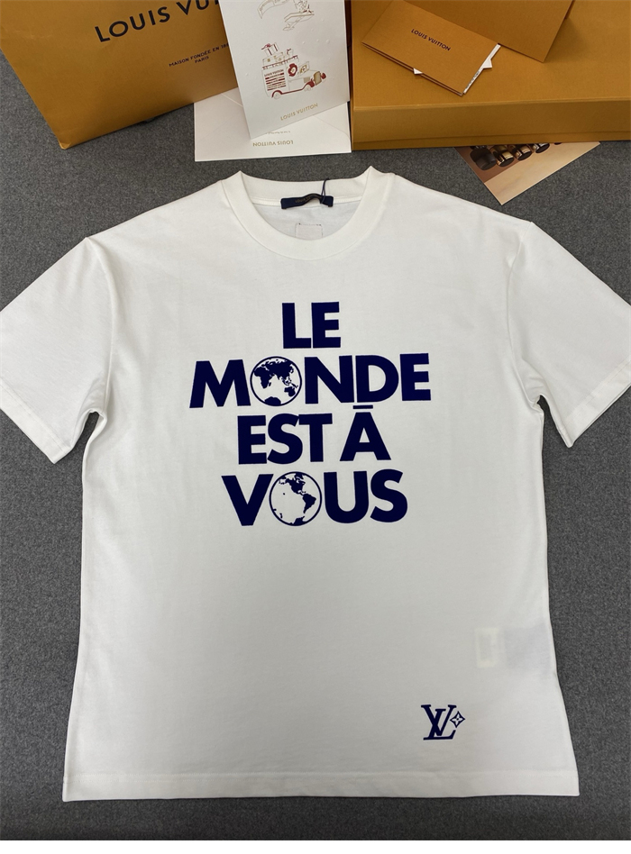 루이비통 Le Monde Est À Vous 그래픽 반팔 티셔츠