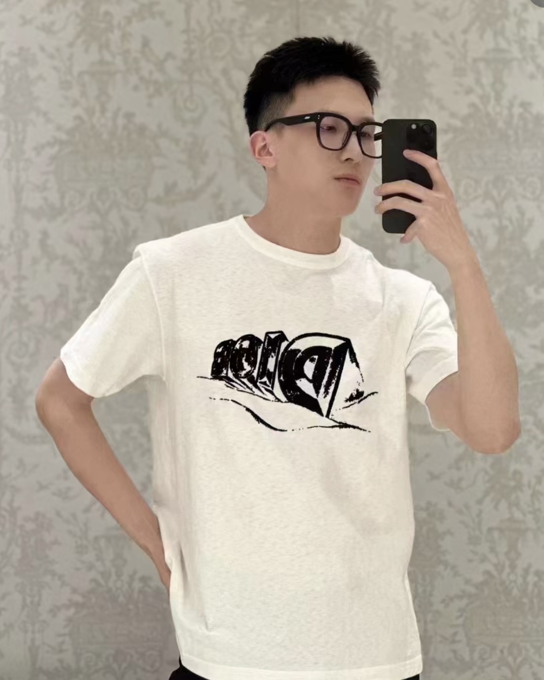 디올 23FW 화이트 플록 아스트로 반팔 티셔츠 화이트