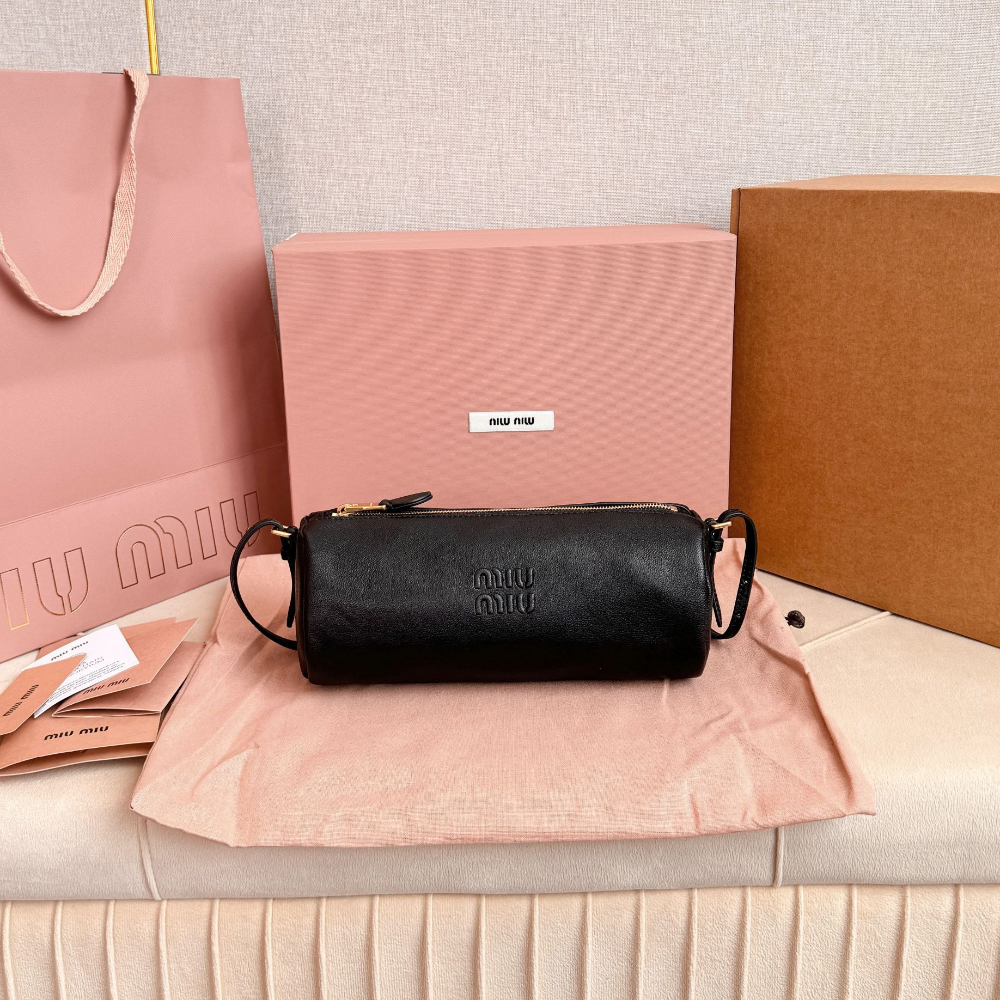 미우미우 Nappa Leather Pouch