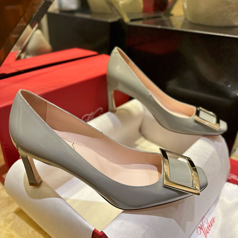 로저 비비에 트럼펫 메탈 버클 펌프스 7cm