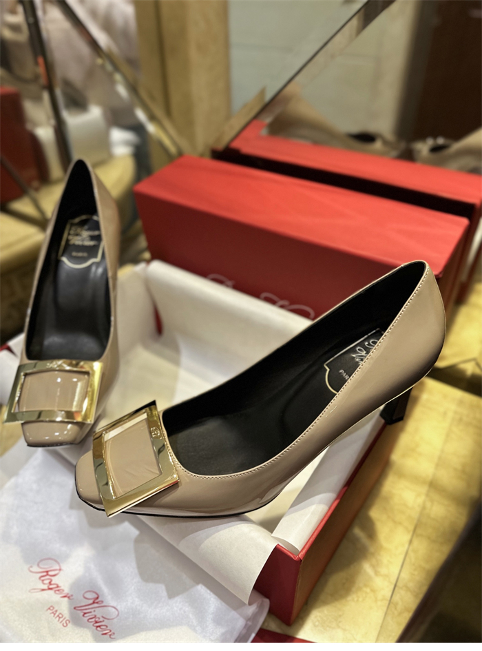 로저 비비에 트럼펫 메탈 버클 펌프스 7cm