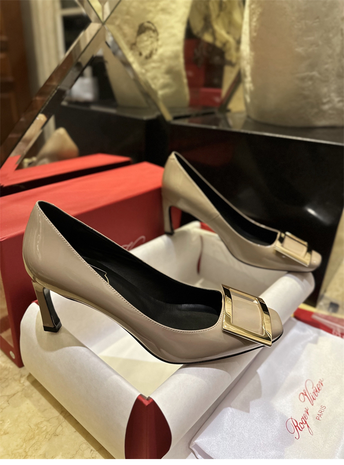 로저 비비에 트럼펫 메탈 버클 펌프스 7cm