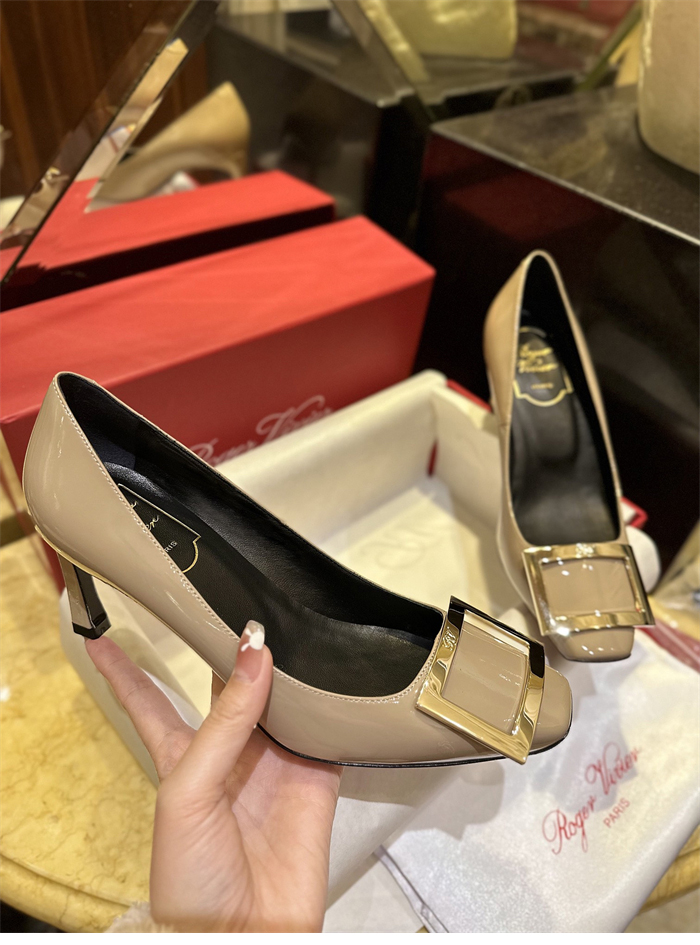 로저 비비에 트럼펫 메탈 버클 펌프스 7cm