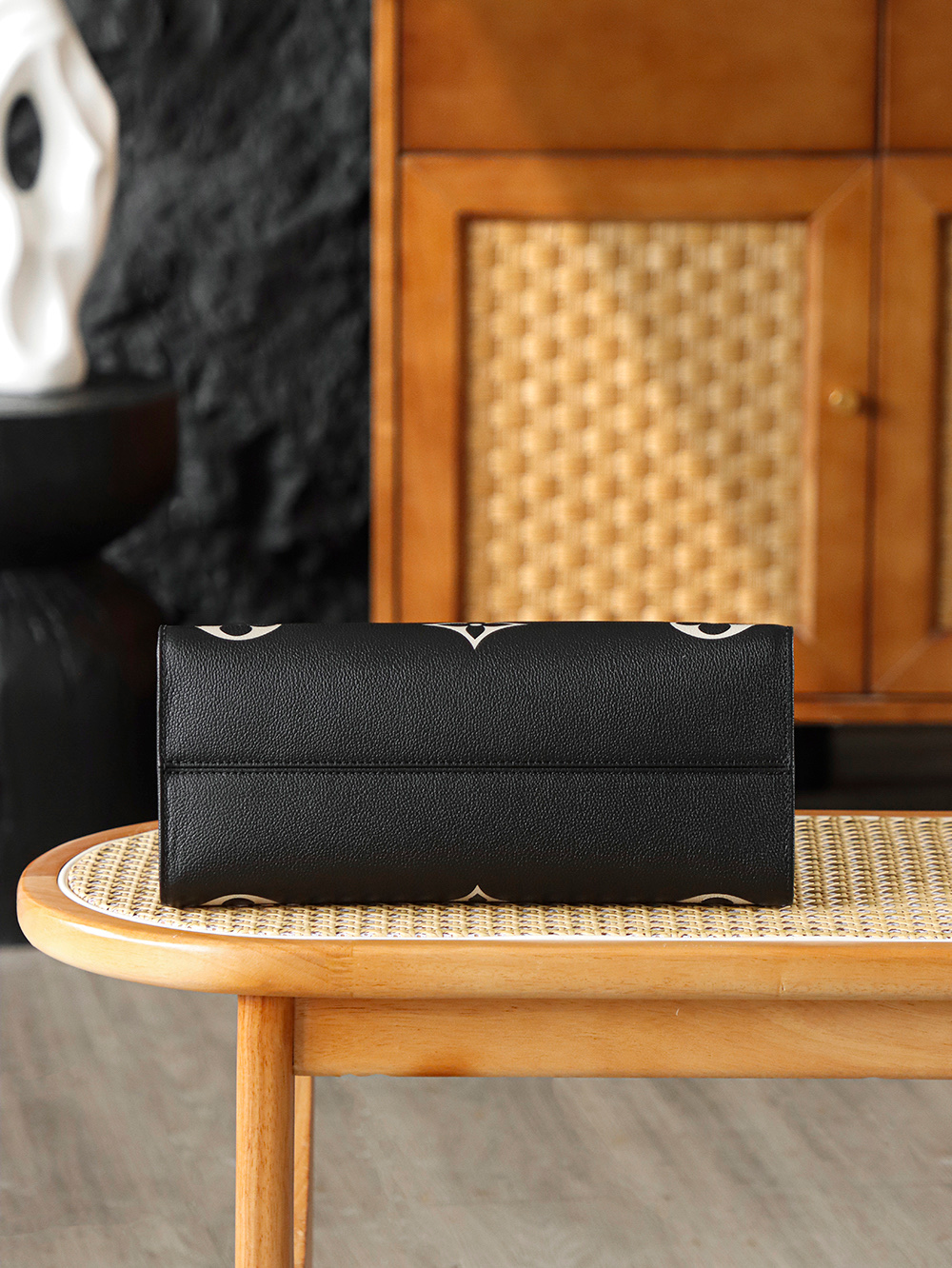 루이비통 온더고 MM 바이컬러 앙프렝뜨