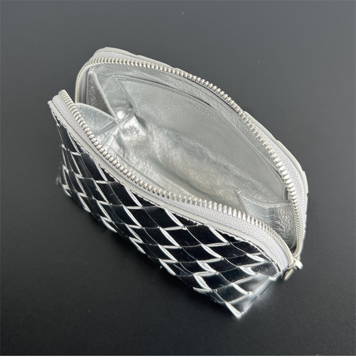 보테가베네타 스몰 인트레치아토 반달 뷰티 파우치 “ 7COLOR ”