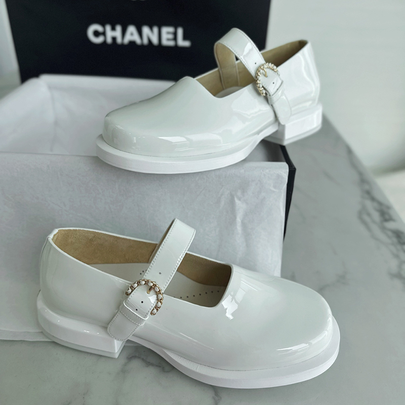 샤넬 버클 페이턴트 메리제인 로퍼