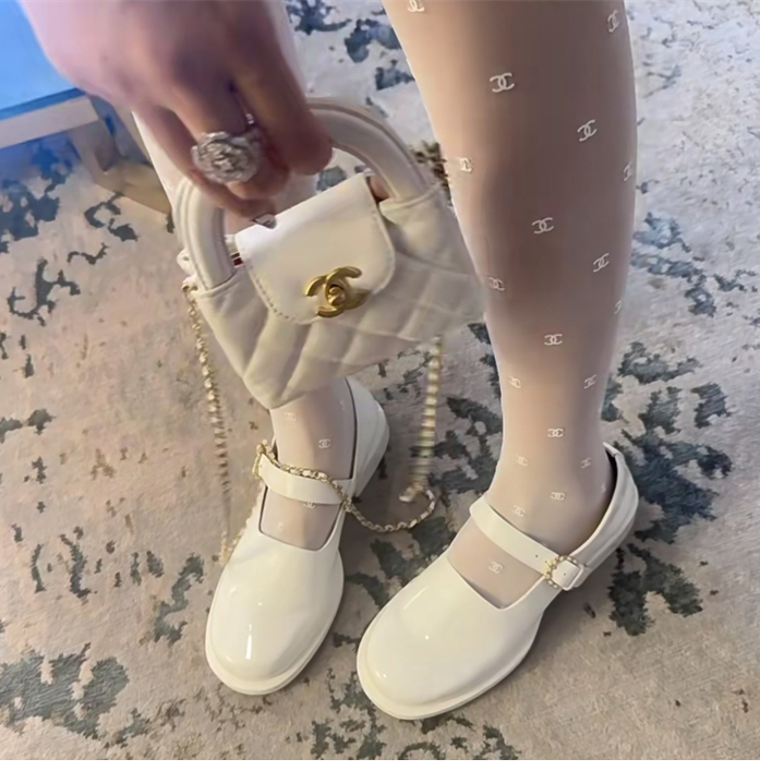 샤넬 버클 페이턴트 메리제인 로퍼