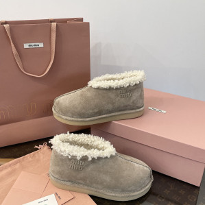 미우미우 시어링 앵클 부츠 스웨이드