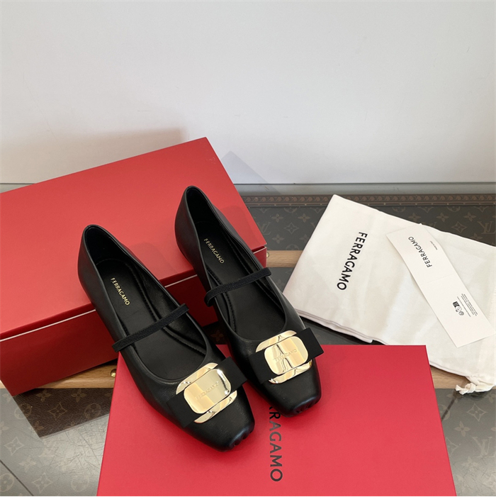 페레가모 뉴 바라 플레이트 발레플랫