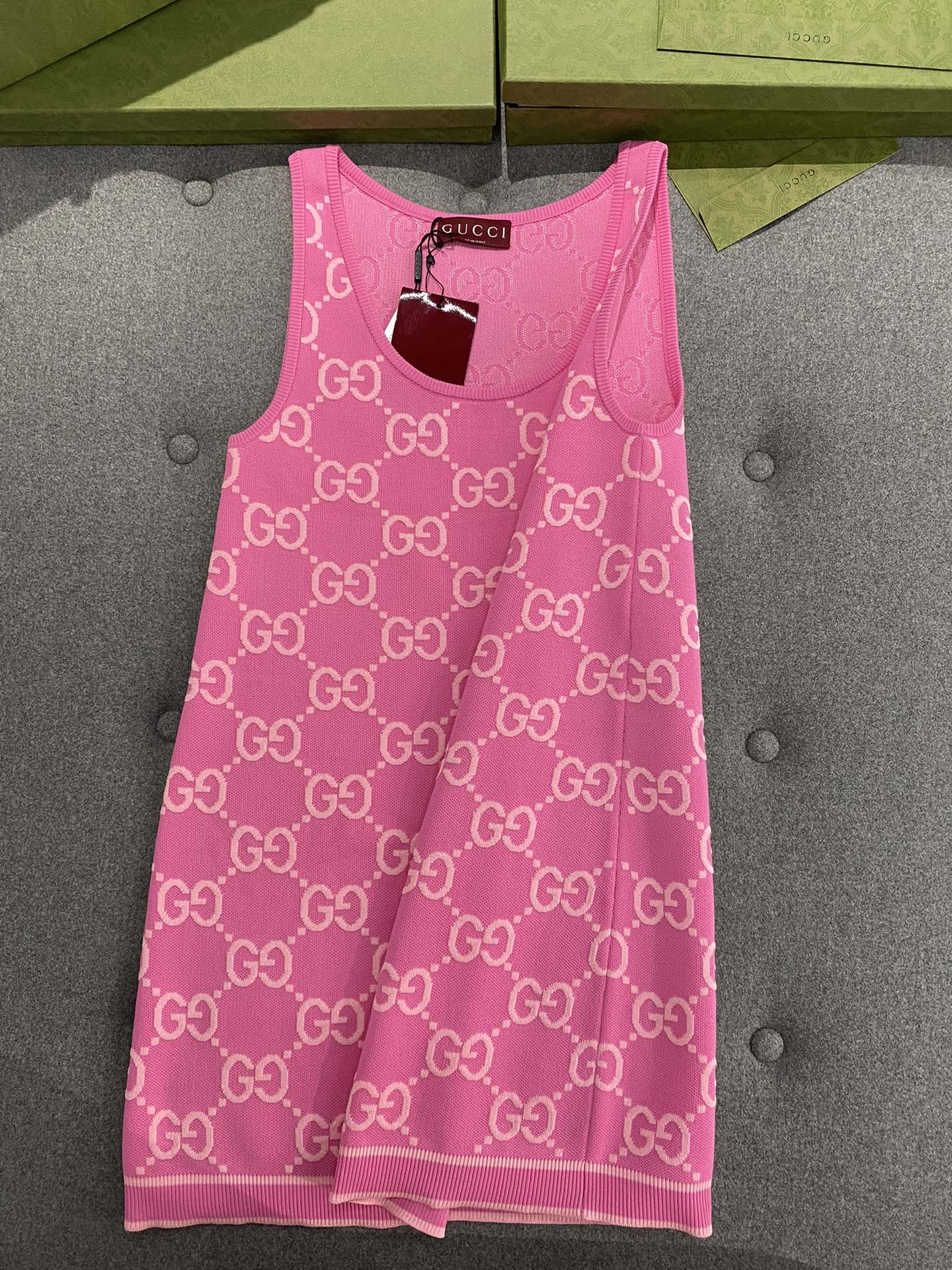 구찌 리도 프리폴 컬렉션 GG 코튼 자카드 슬리브리스 원피스