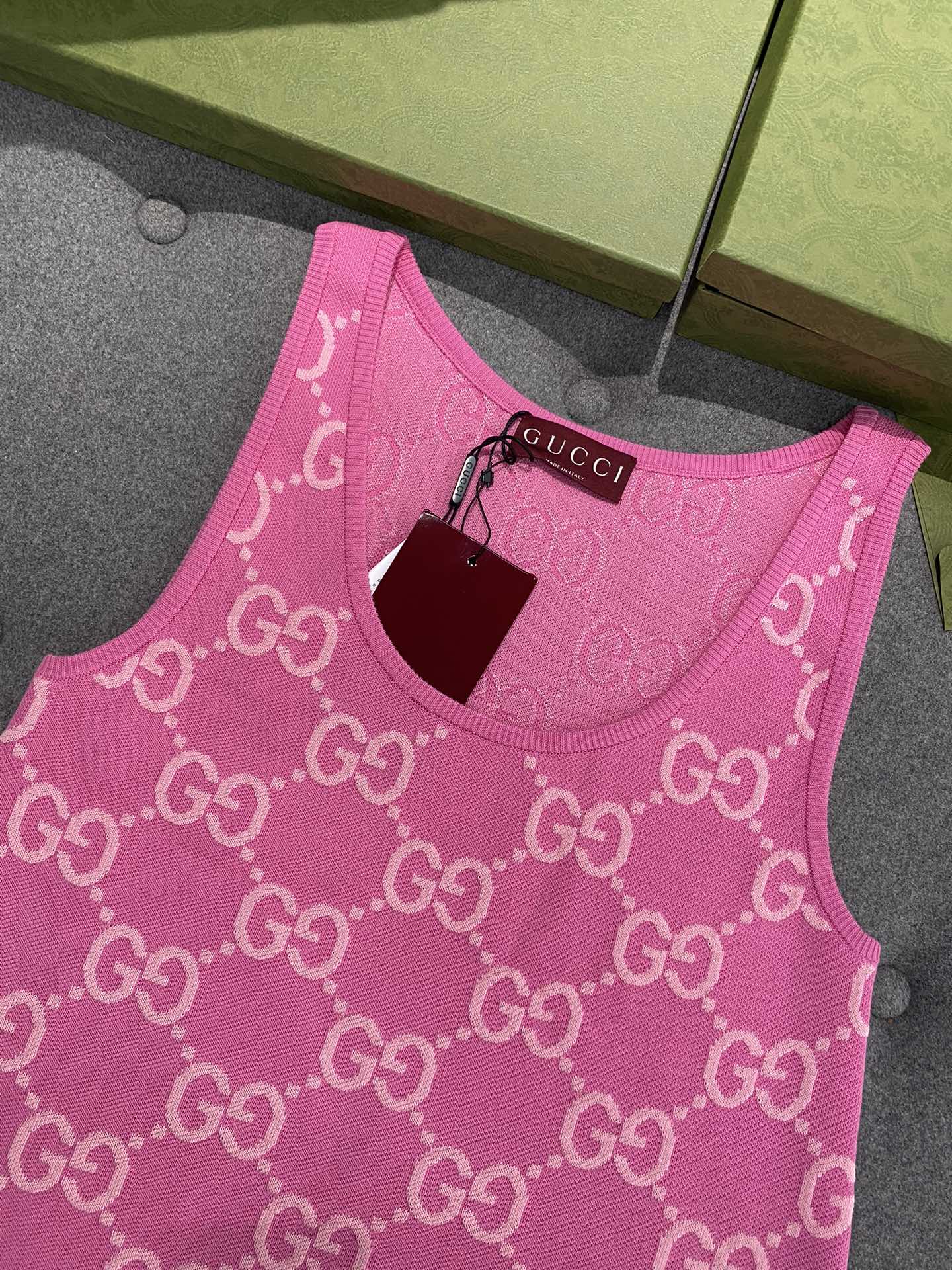 구찌 리도 프리폴 컬렉션 GG 코튼 자카드 슬리브리스 원피스