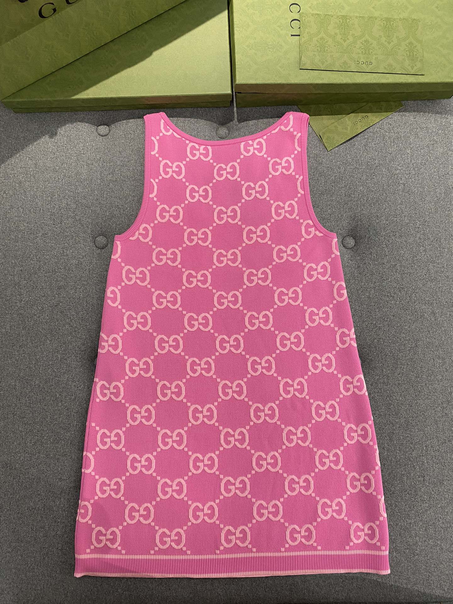 구찌 리도 프리폴 컬렉션 GG 코튼 자카드 슬리브리스 원피스