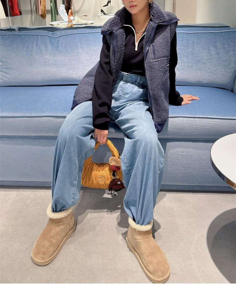 미우미우 시어링 어그 부츠 스웨이드