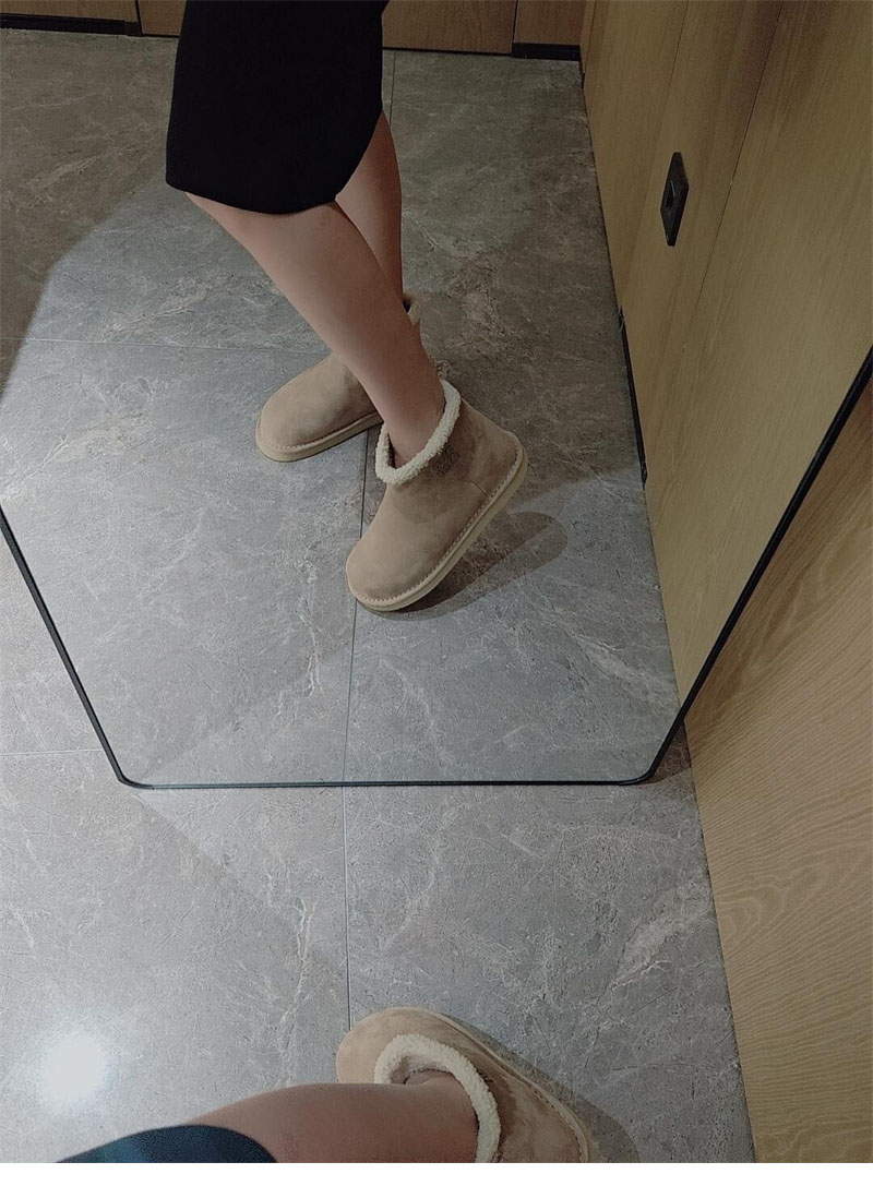 미우미우 시어링 어그 부츠 스웨이드