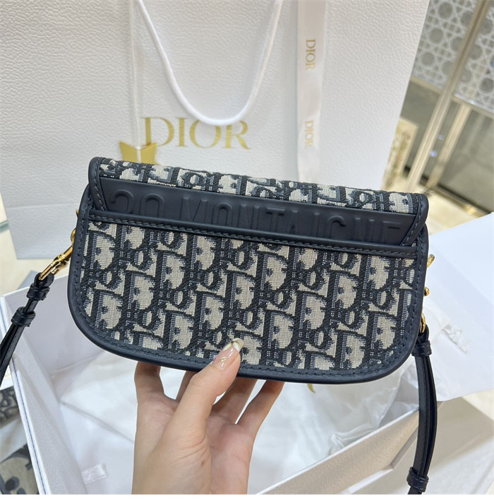 디올 바비 이스트-웨스트 오블리크 숄더백