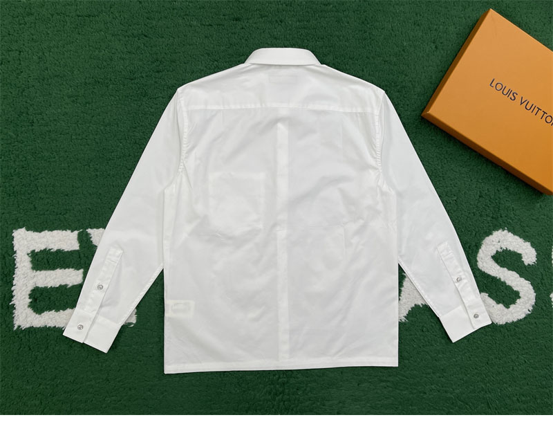 루이비통 엠보스드 포켓 롱 슬리브드 셔츠