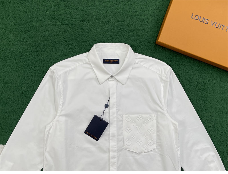루이비통 엠보스드 포켓 롱 슬리브드 셔츠