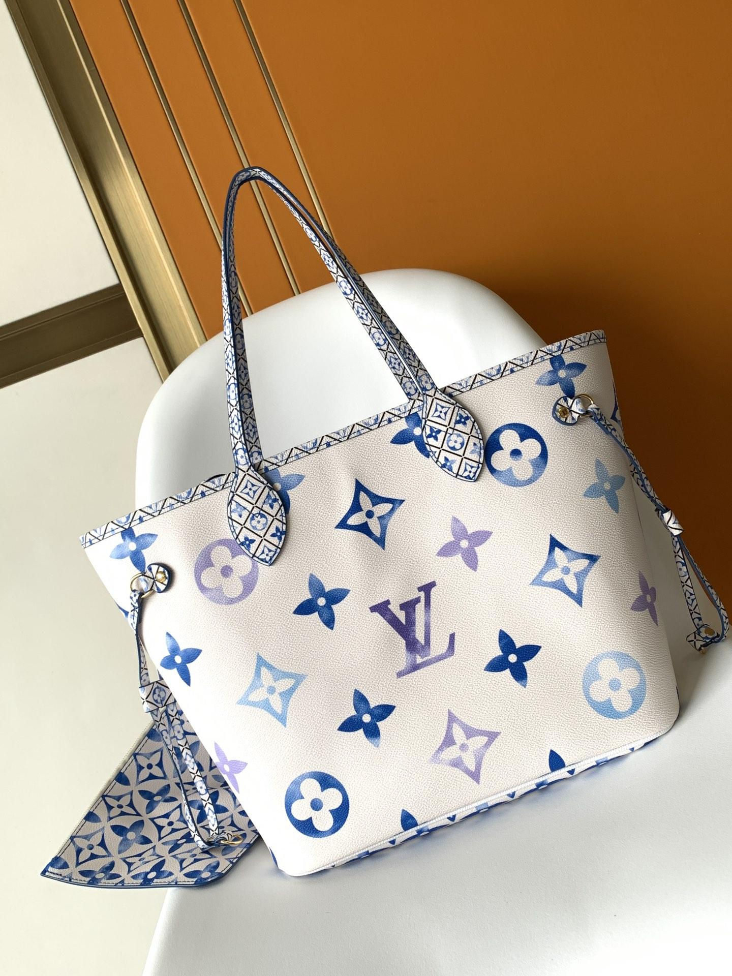 Louis Vuitton Neverfull Giant Monogram