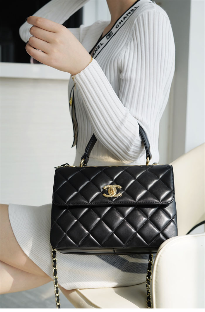샤넬 트렌디CC 퀼팅 탑핸들 스몰