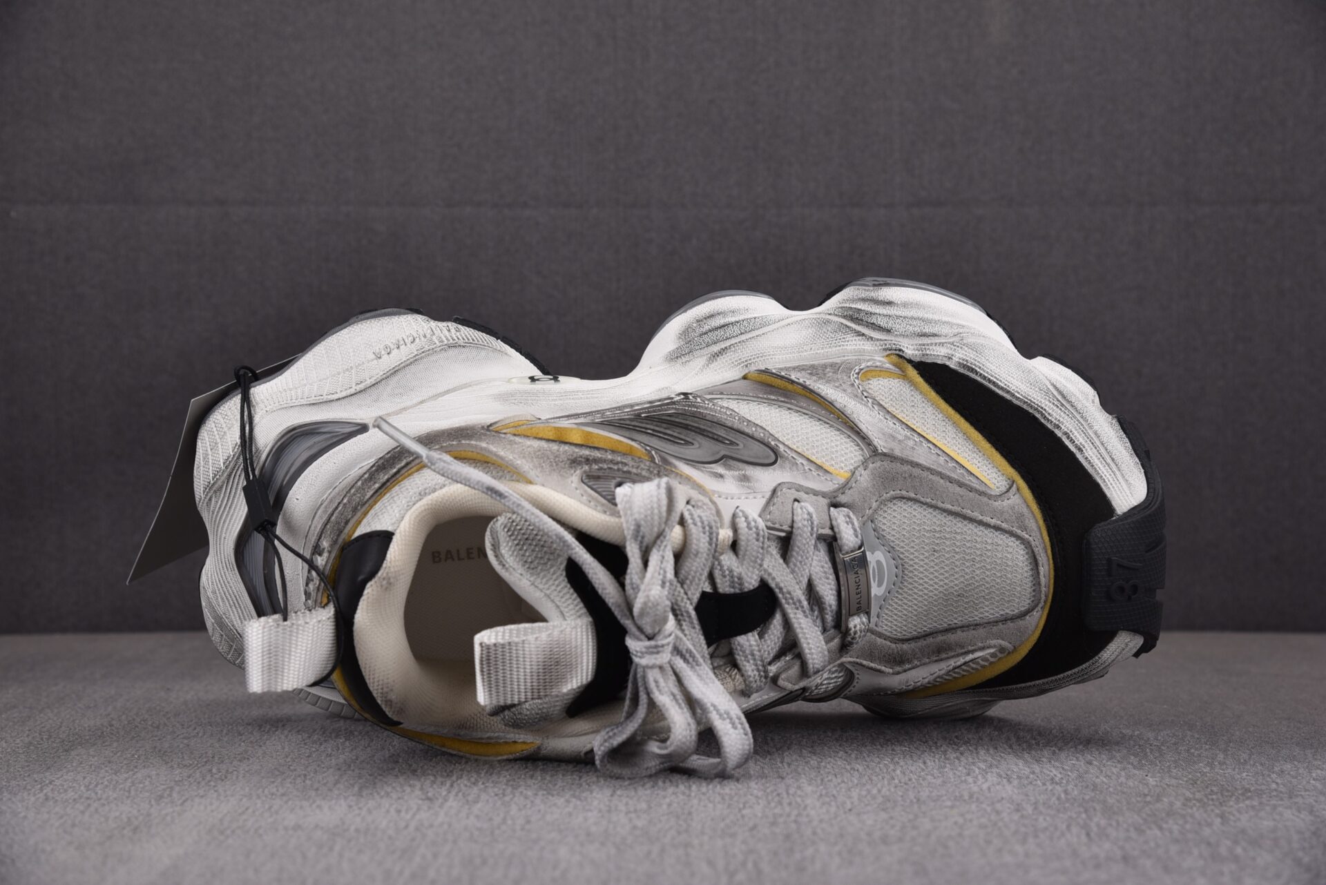 발렌시아가 카고 스니커즈 화이트그레이