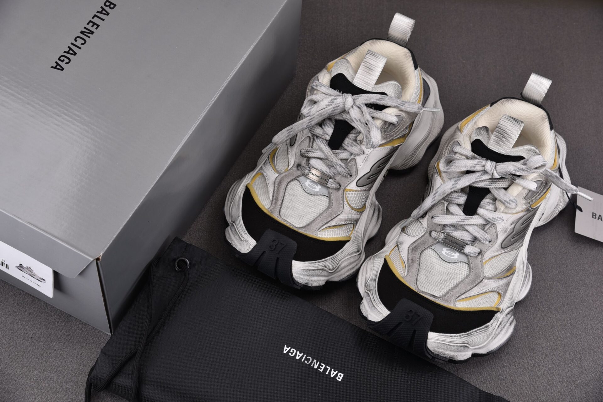 발렌시아가 카고 스니커즈 화이트그레이