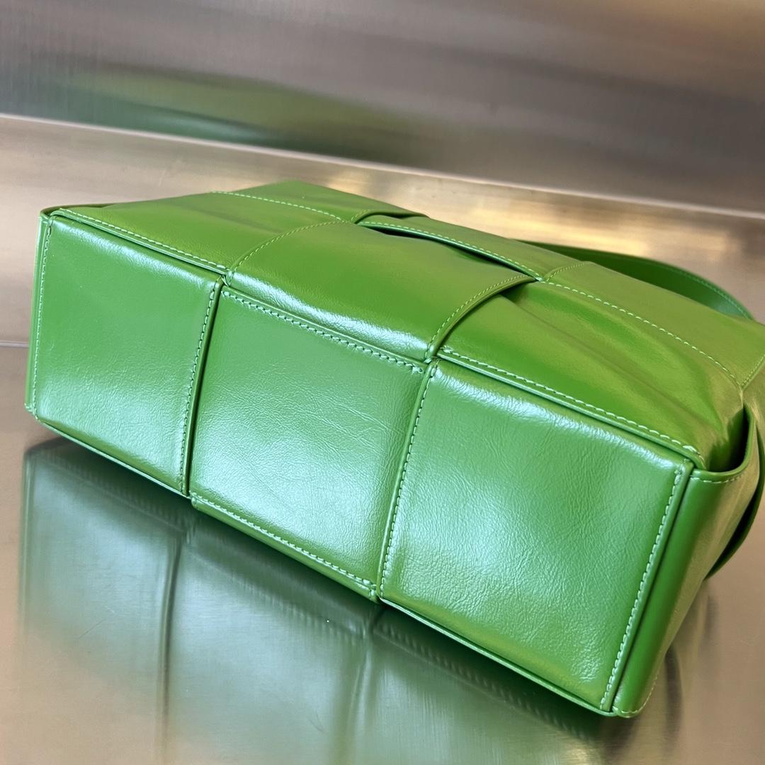 Bottega Veneta Arco Camera