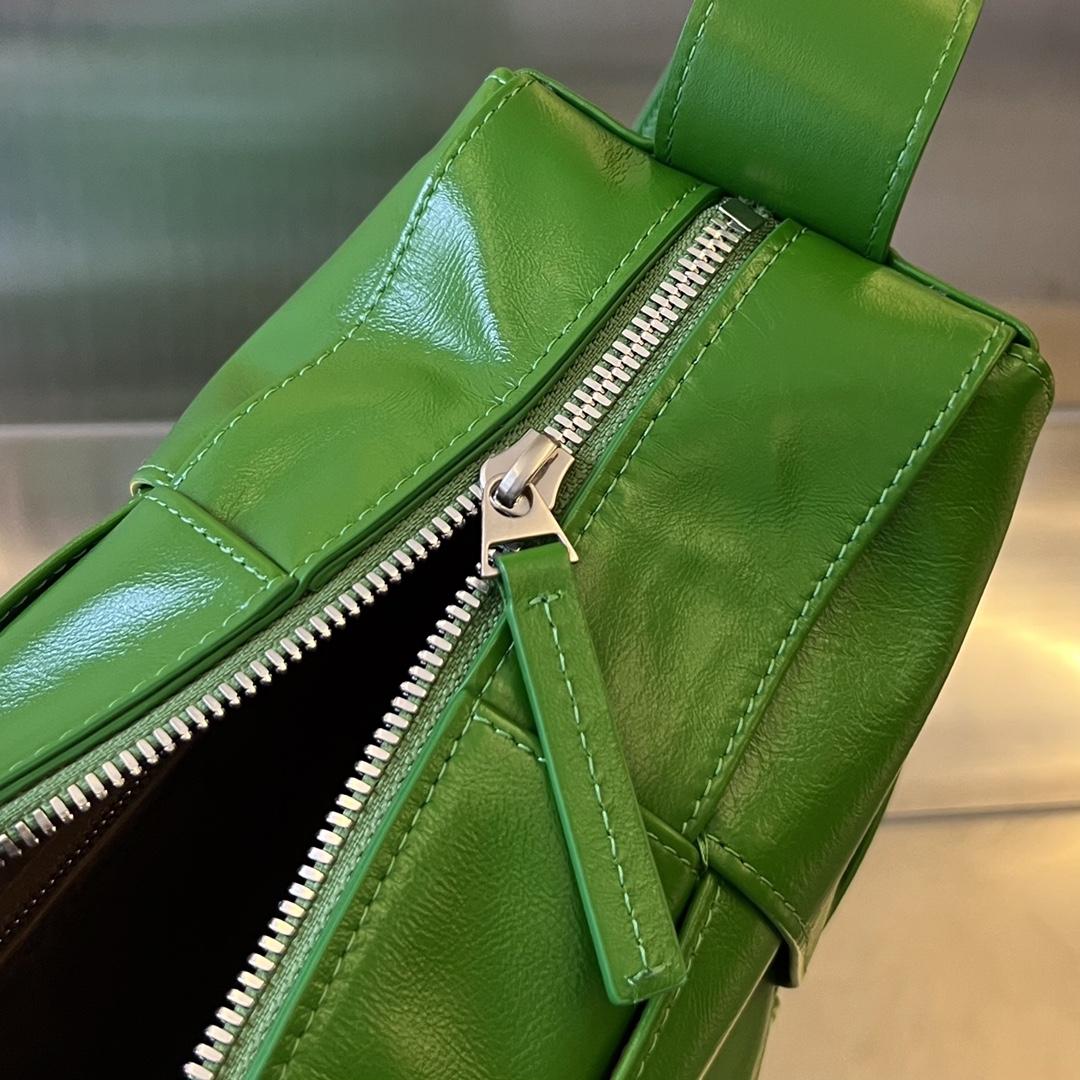 Bottega Veneta Arco Camera