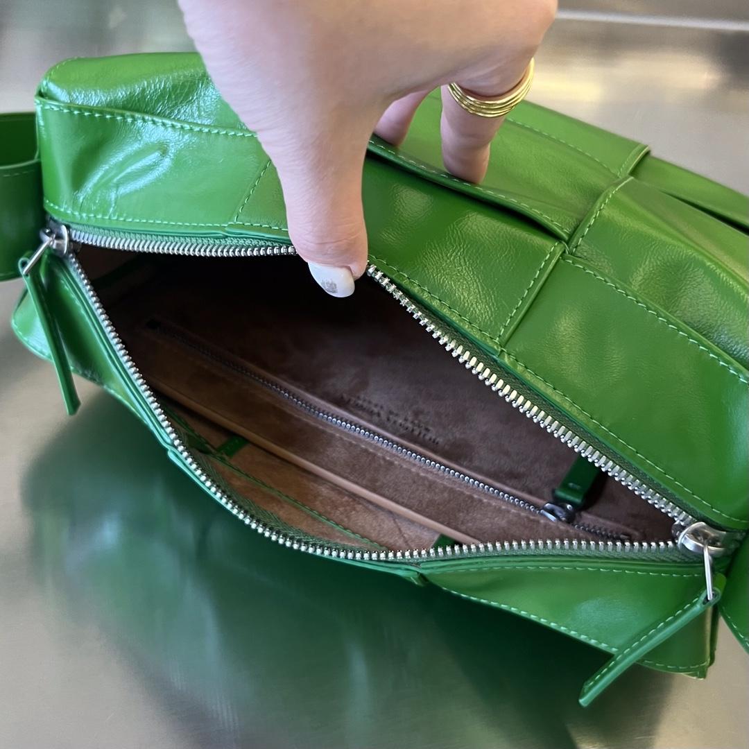 Bottega Veneta Arco Camera