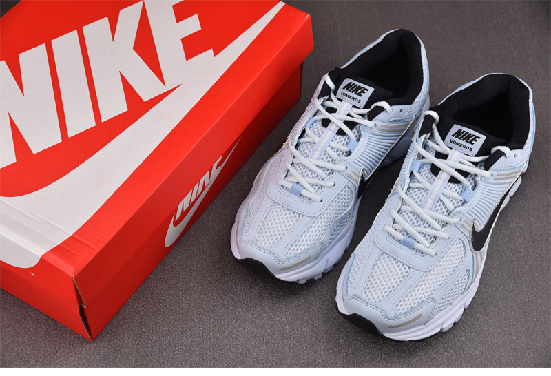 나이키 줌 보메로 5 블루 틴트 FJ2028-401