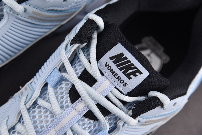 나이키 줌 보메로 5 블루 틴트 FJ2028-401