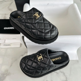 샤넬 24FW 퀼팅 턴락 클로그 뮬