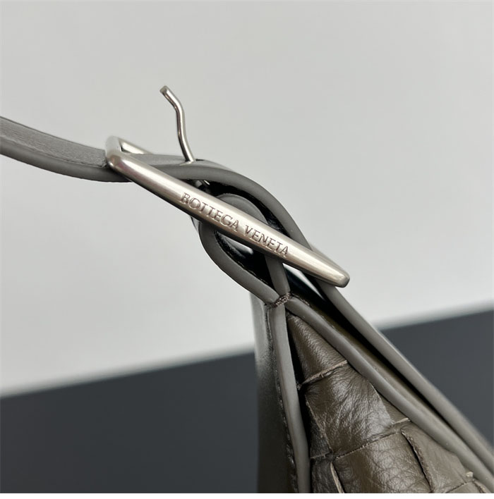 보테가베네타 라지 인트레치아토 트래블러 백