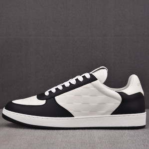 루이비통 리볼리 스니커즈 블랙/화이트