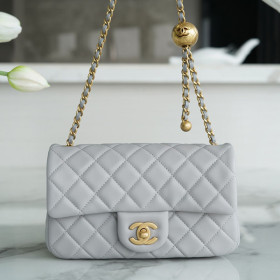 샤넬 클래식 골드볼 미니 플랩백 그레이
